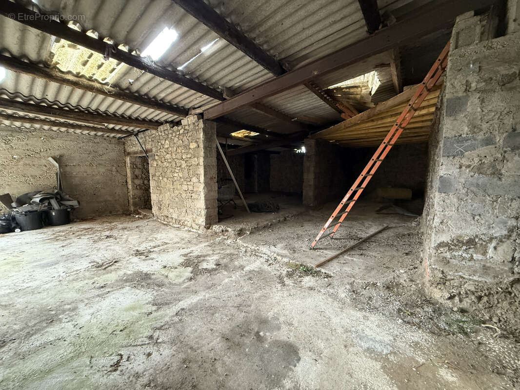 Maison à LIMONY