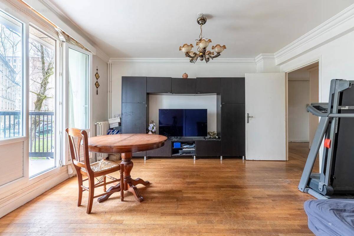 Appartement à PARIS-20E
