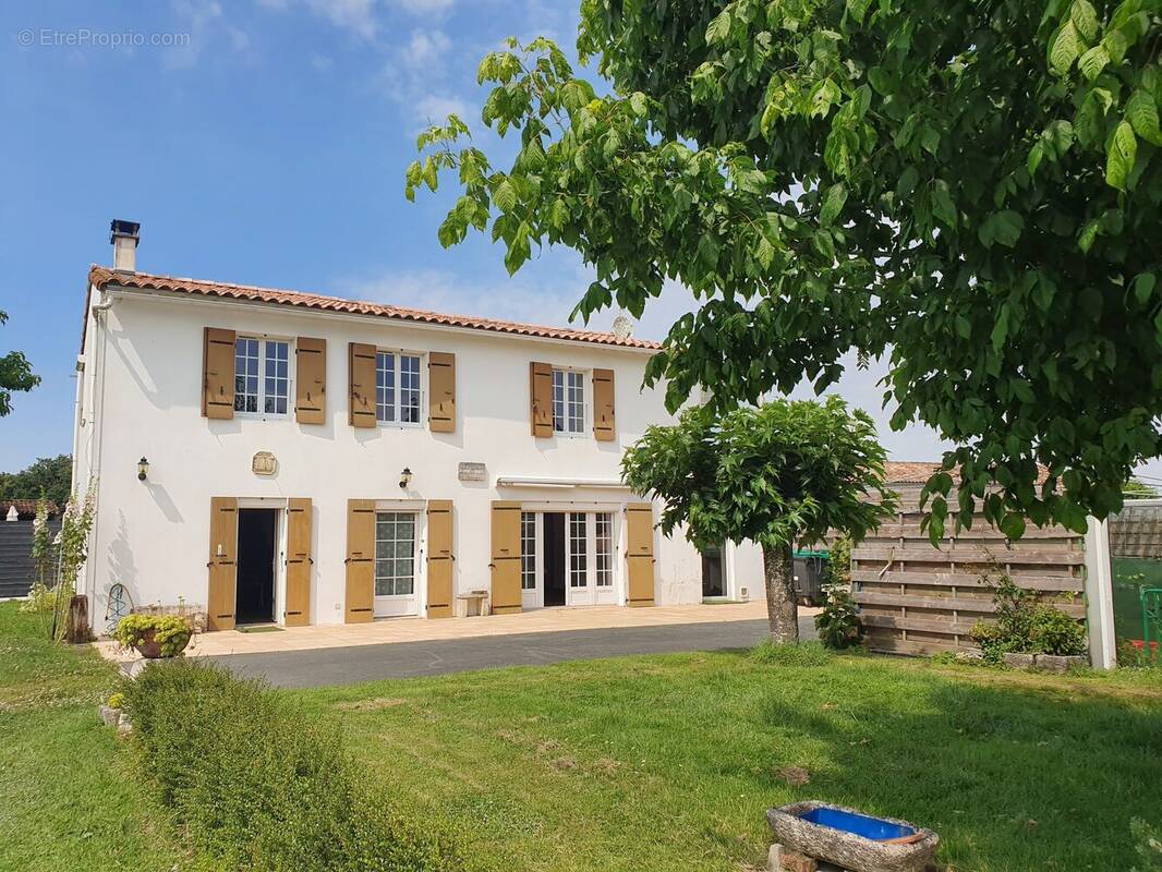 Maison à EPARGNES