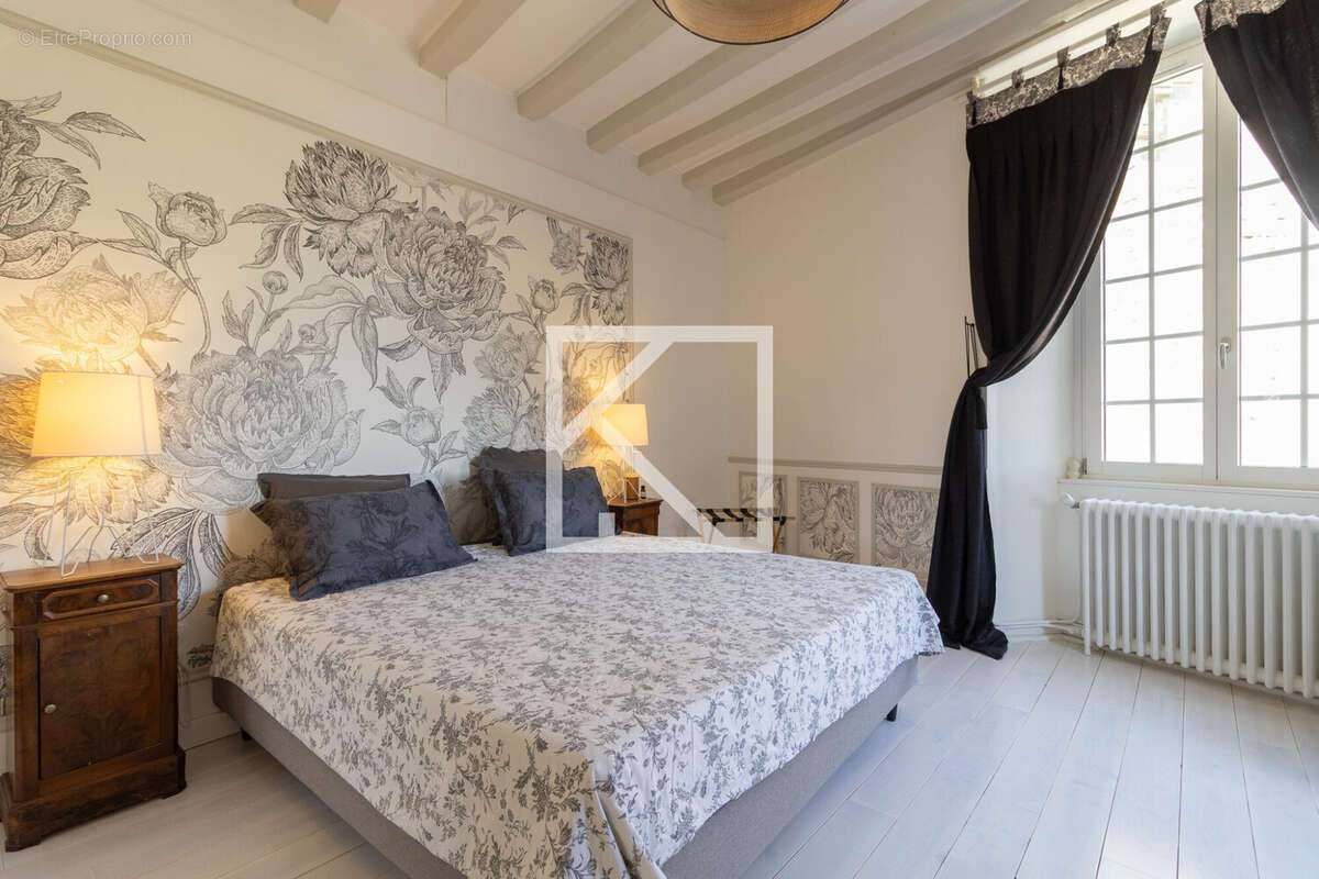 Maison 220 m² à Argenton-Chateau  - photo 9