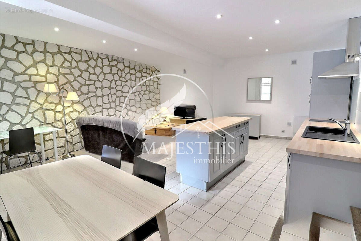 Appartement à HYERES