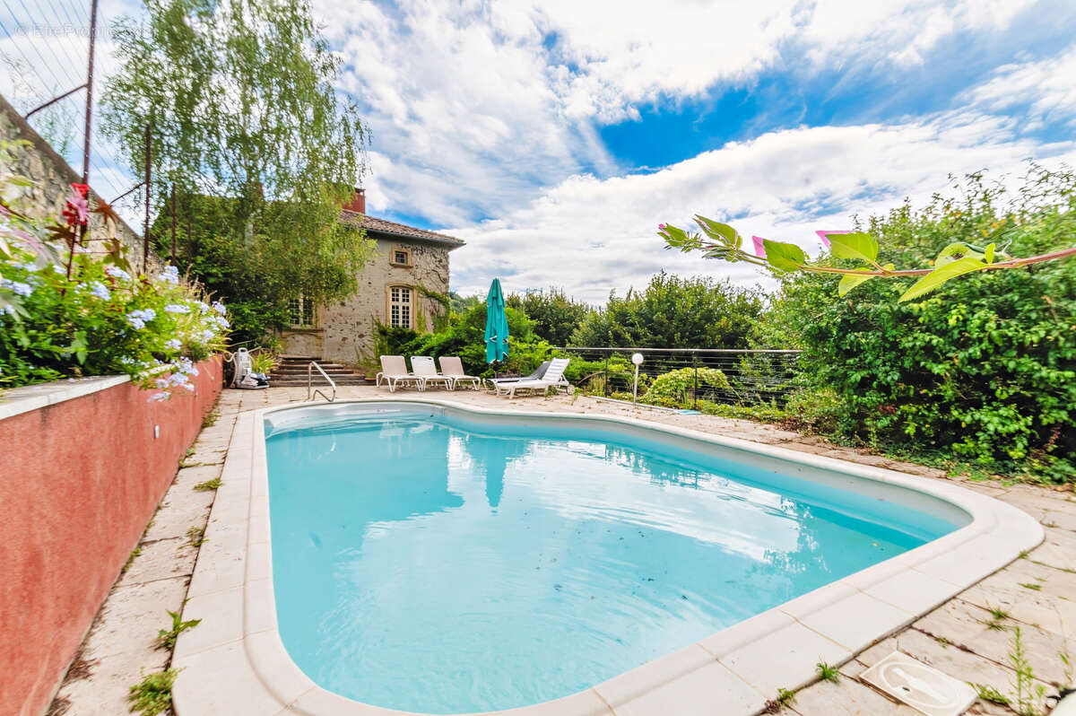 Maison à BRULLIOLES