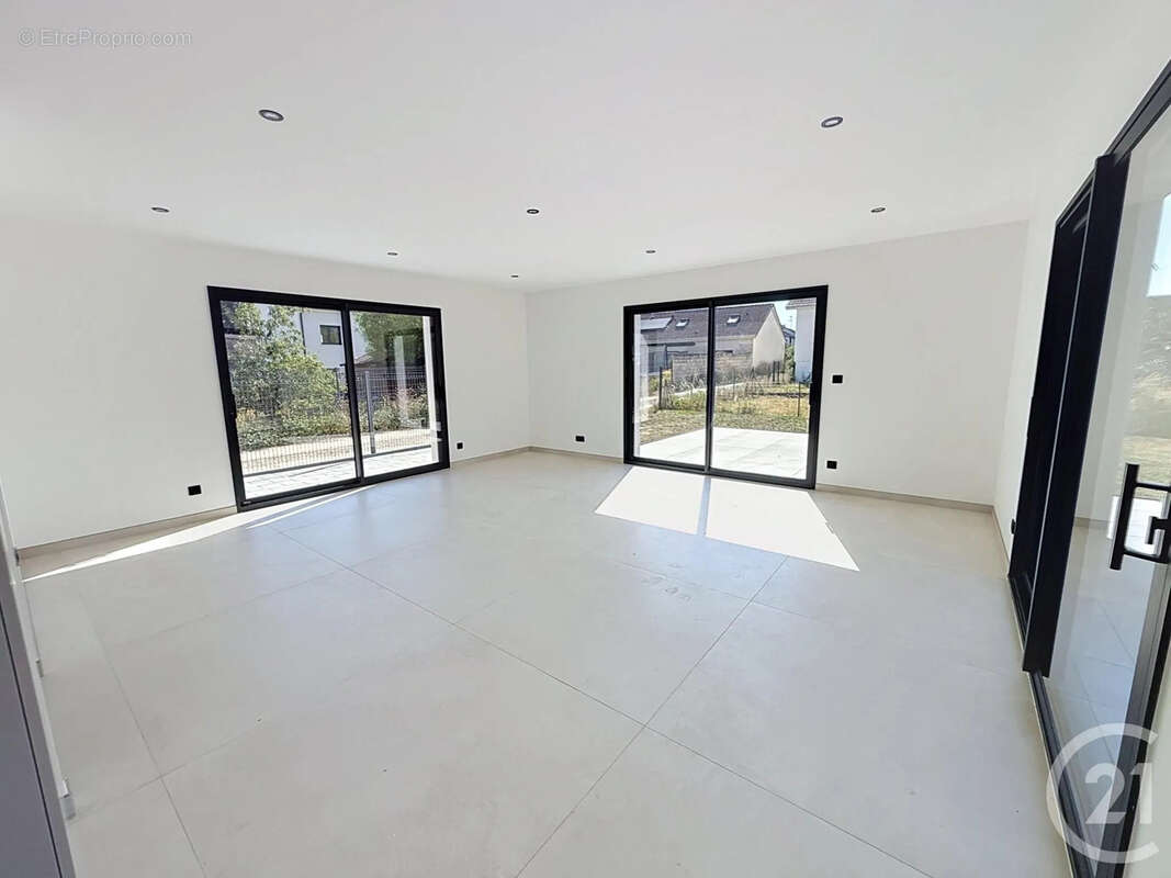 Maison 139 m² à Chevigny-Saint-Sauveur  - photo 2