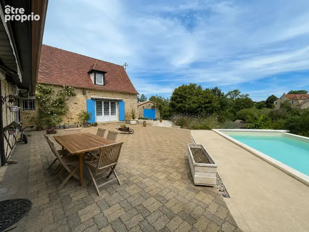 Charmante maison périgourdine avec piscine, beau jardin et dépendances - photo 12