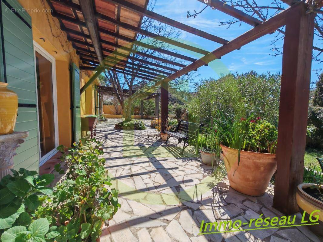 Maison à LE CASTELLET