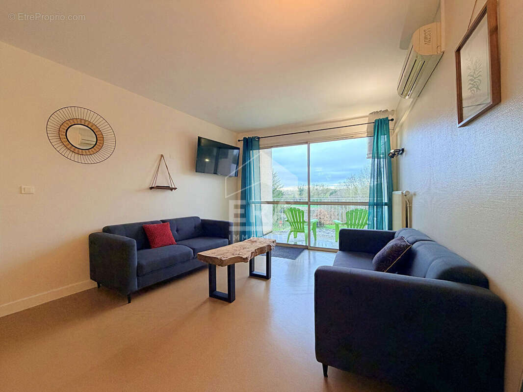 Appartement à ROULLET-SAINT-ESTEPHE