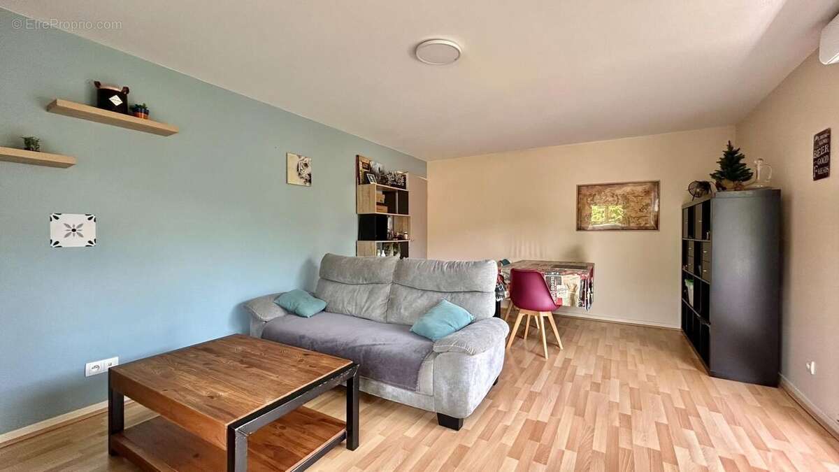Appartement à BONNE