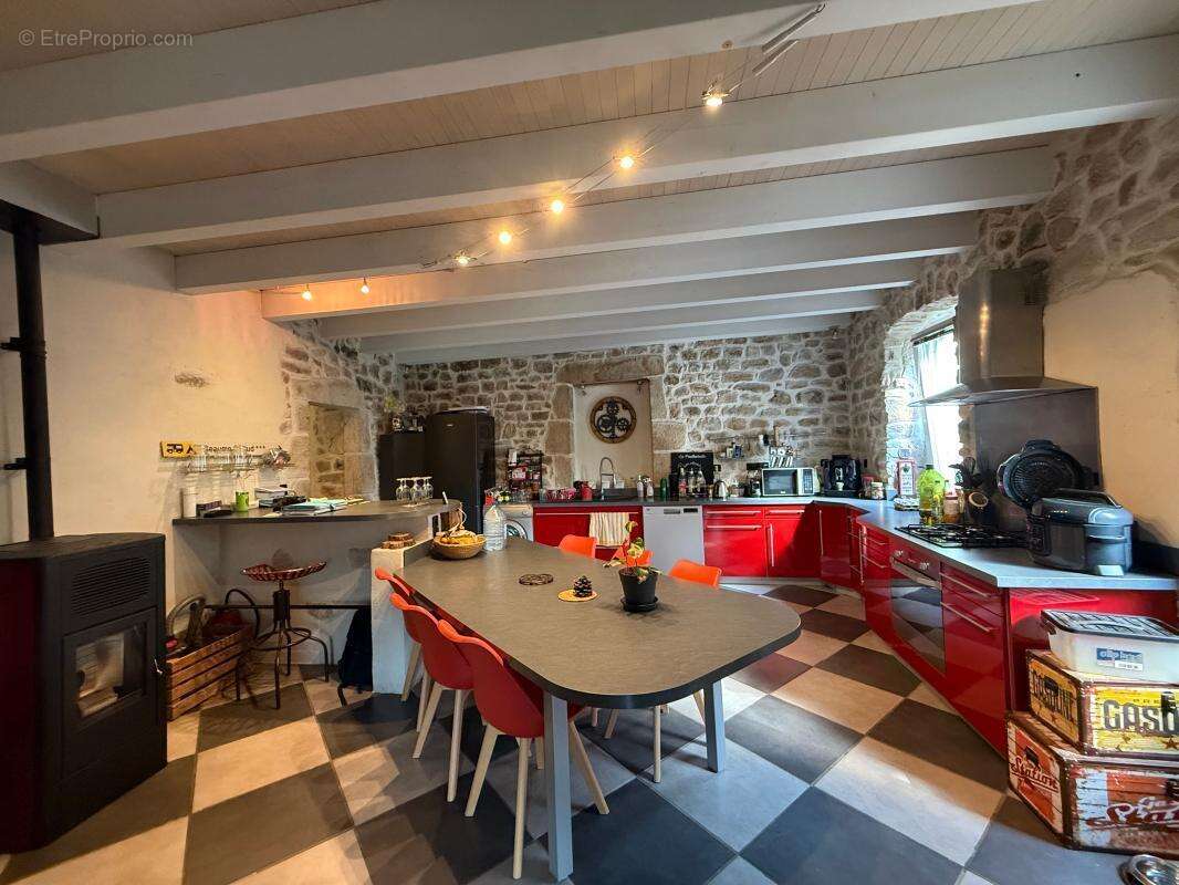 Maison à LABLACHERE