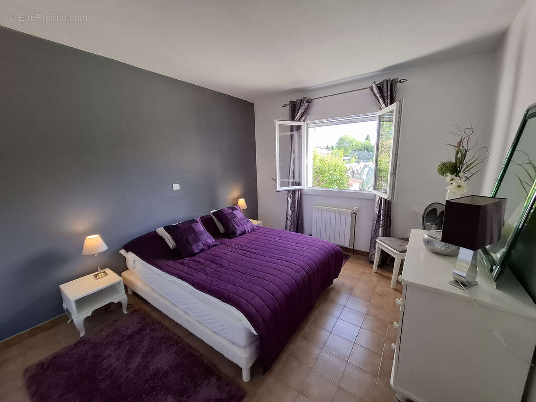 Maison à FONTVIEILLE