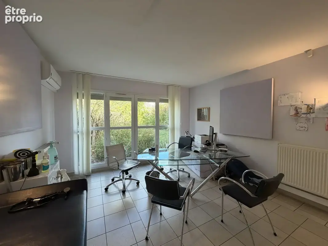 Local Professionnel - Idéal Prof. médicale - 150 m2 Plein Pied - ORLEANS - photo 2