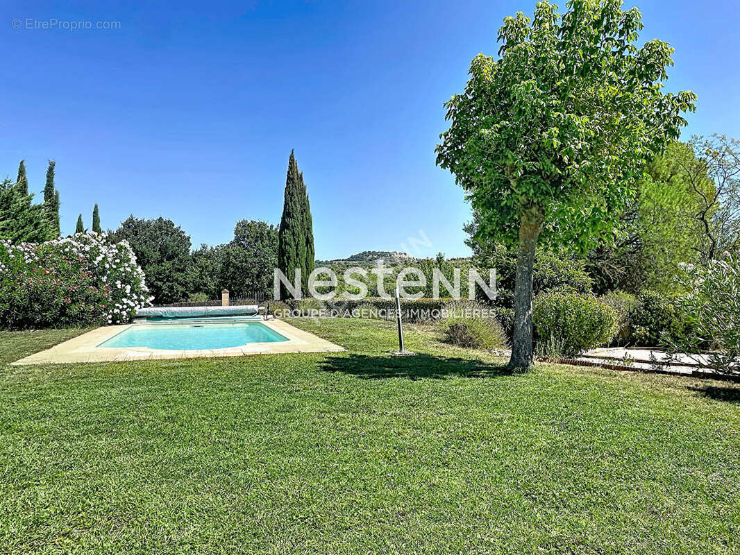 Villa indépendante de plain, 90m2 habitables, 3 chambres, possibilité d'agrandissement, piscine 4x8 et jardin. Vue imprenable ! - photo 2