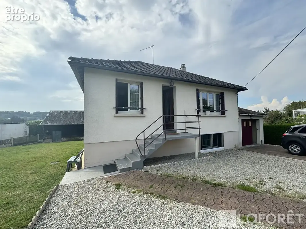 Maison à SAINTE-GAUBURGE-SAINTE-COLOMBE