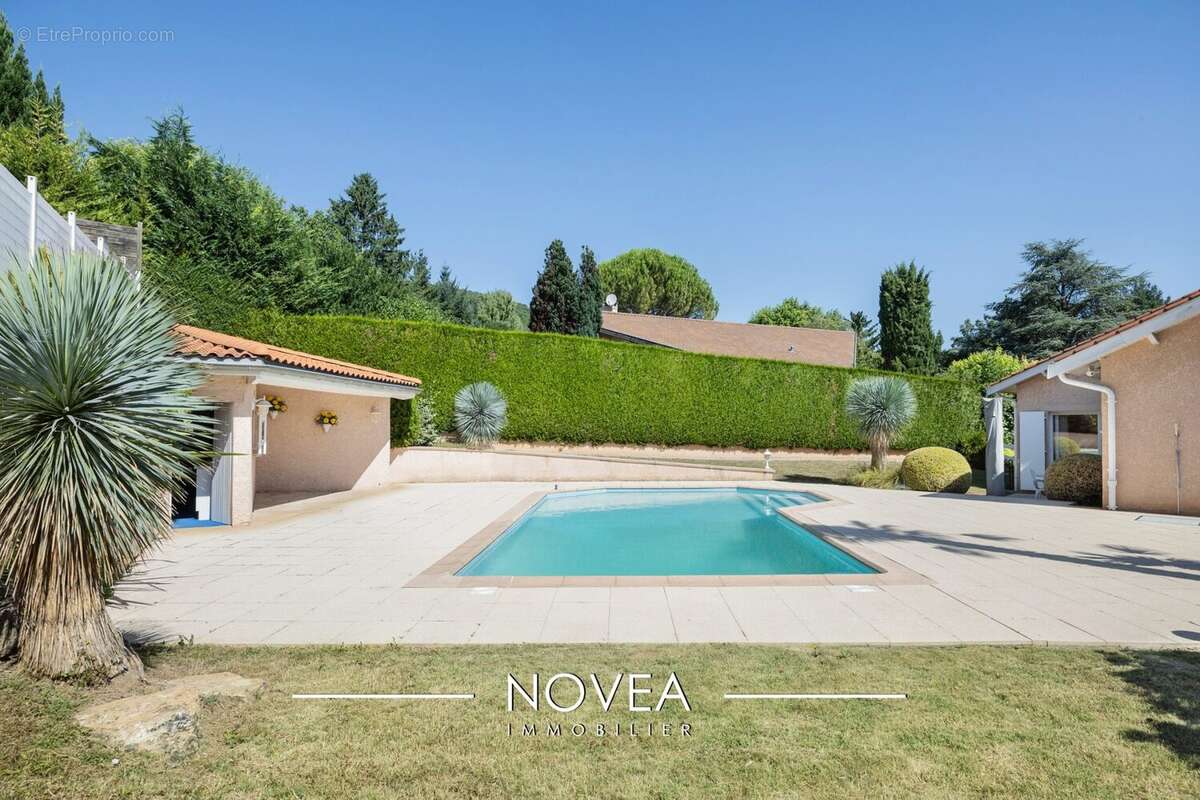 Maison à COLLONGES-AU-MONT-D&#039;OR