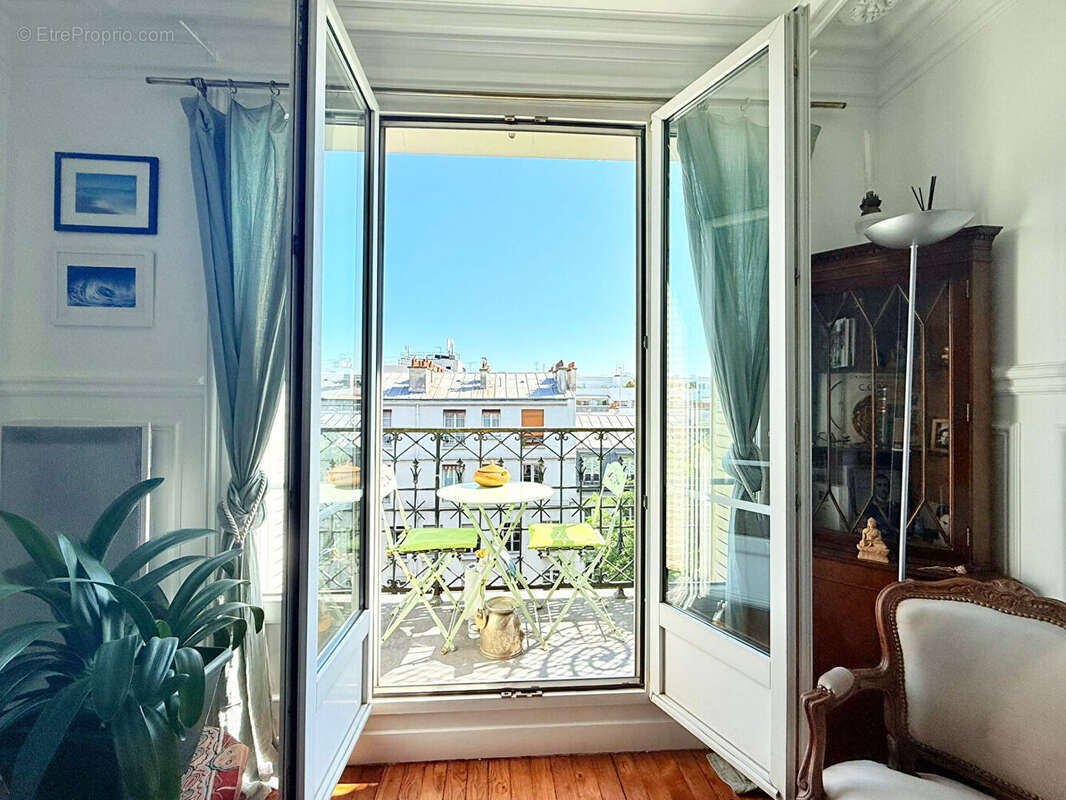 Appartement à PARIS-19E