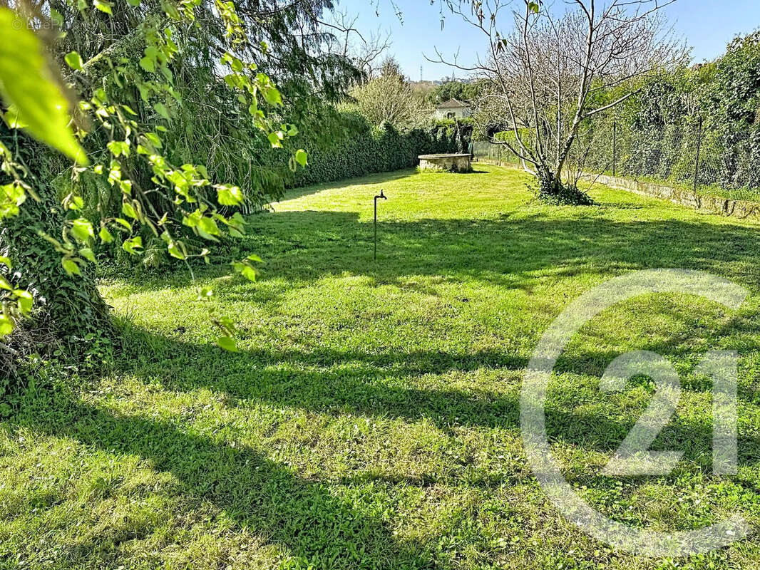 Maison 110 m² à L'isle-D'espagnac  - photo 4