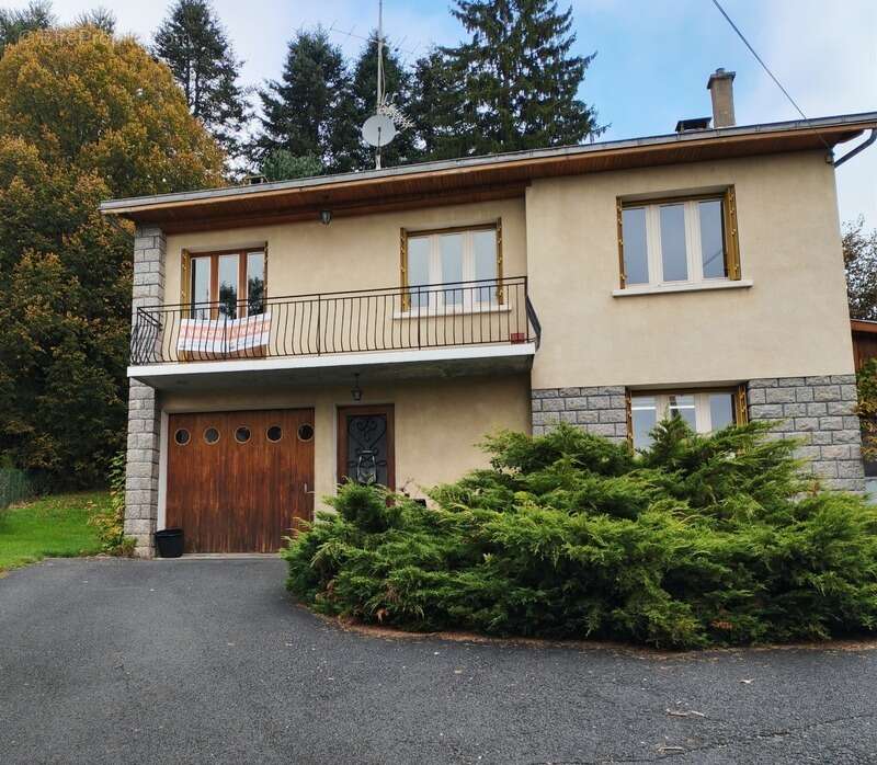 Maison à SAINT-REMY-SUR-DUROLLE