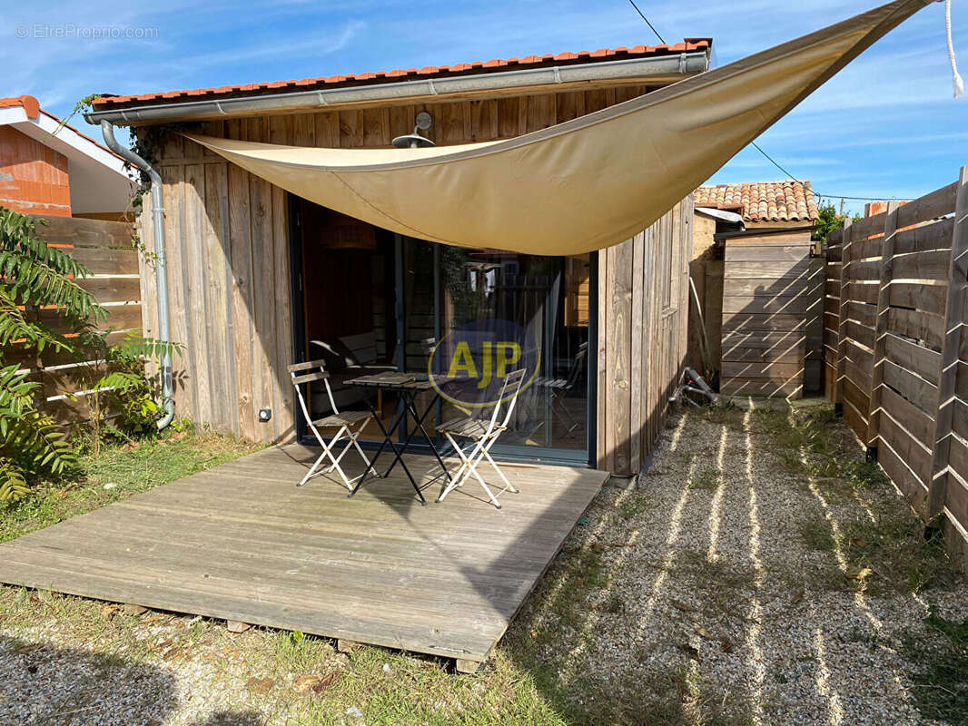 Maison à VENDAYS-MONTALIVET