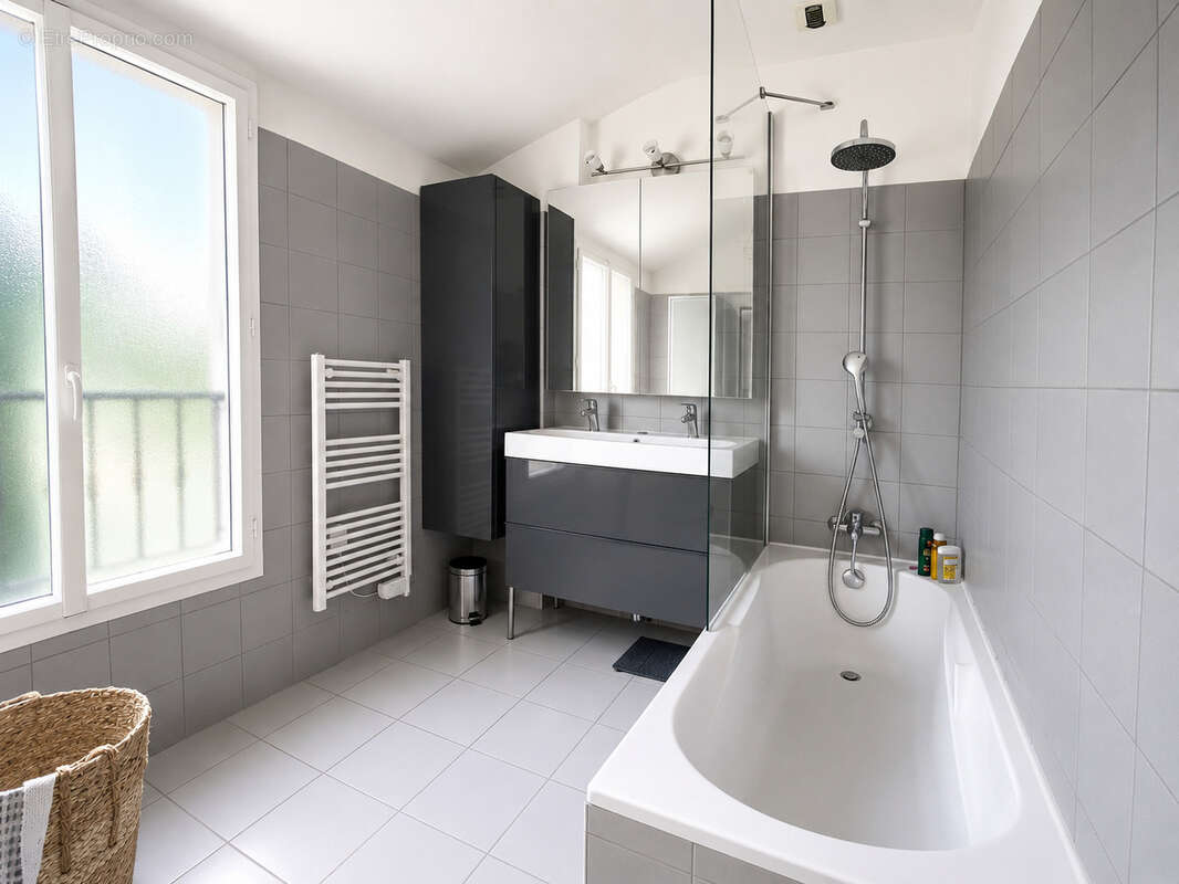 Appartement à LA CROIX-VALMER