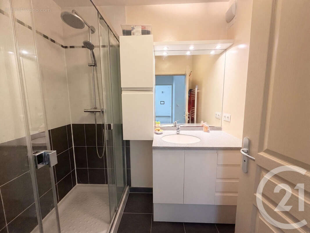 Appartement à VALBONNE