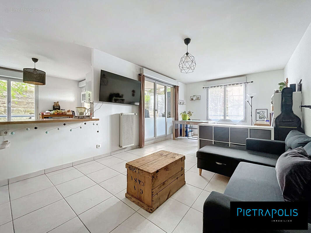 Séjour salon - Appartement à LA MULATIERE