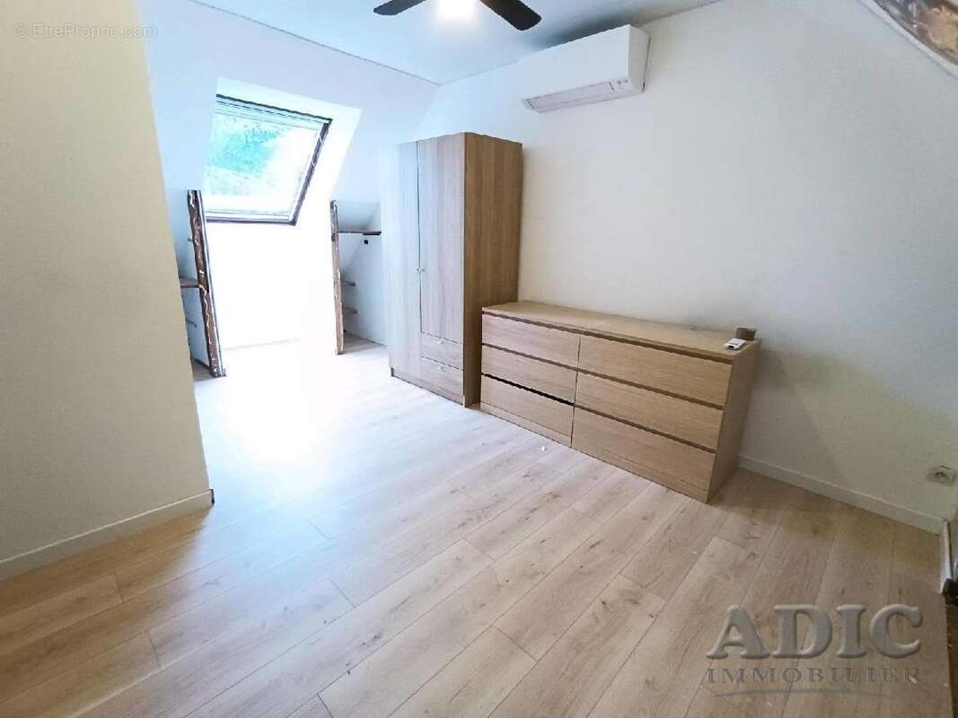 Maison à LE PLESSIS-BELLEVILLE