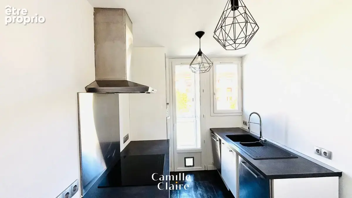 Appartement  T3 traversant en dernier étage, entièrement rénové sur Aix en Provence, vue dégagée, commerces à - photo 6