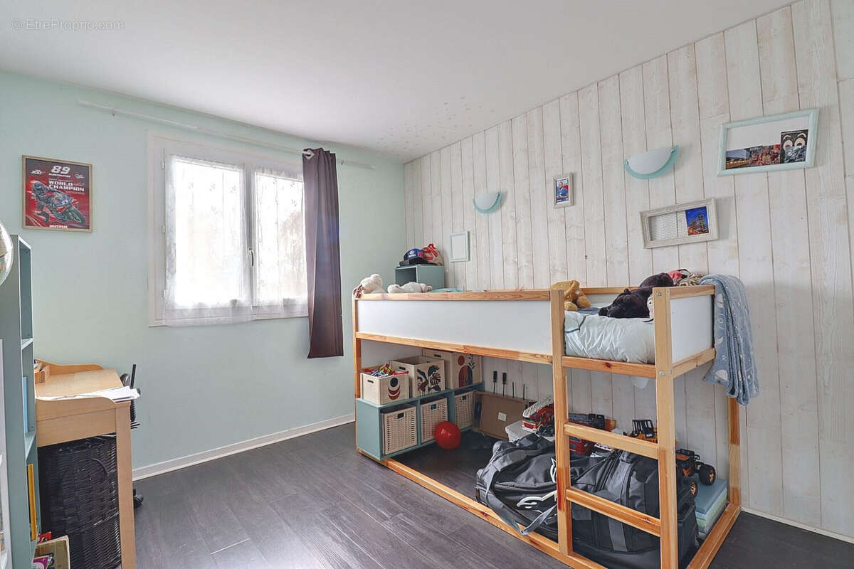 Maison à LE MESNIL-SAINT-DENIS