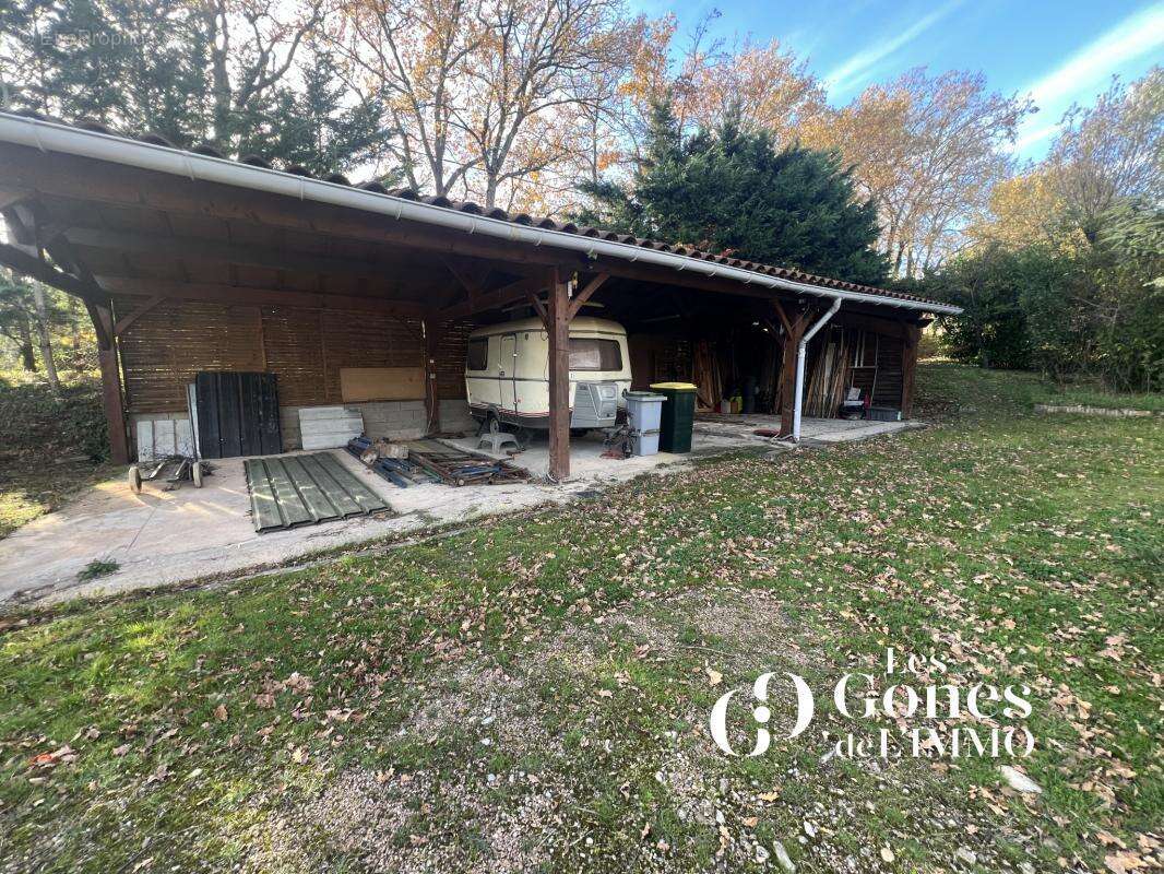 Maison à SAINT-GENIS-LES-OLLIERES