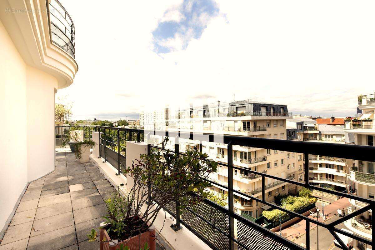 Appartement à MONTROUGE