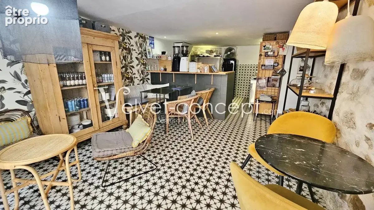 Authentique maison de village  avec 4 chambres terrasse + murs commerciaux de 50 M² - photo 10