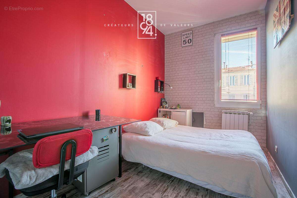 Appartement à MARSEILLE-5E