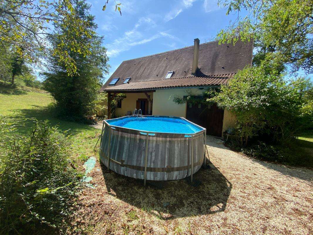 Maison à LE BUISSON-DE-CADOUIN