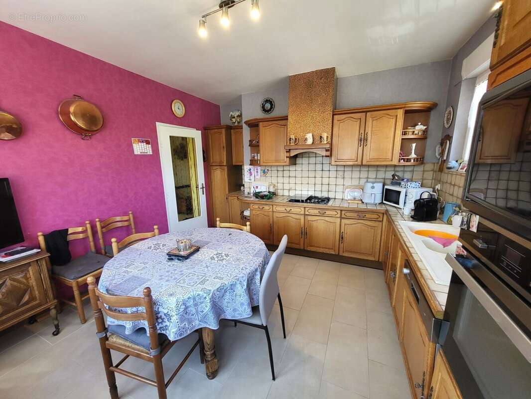 Maison à COSNES-ET-ROMAIN