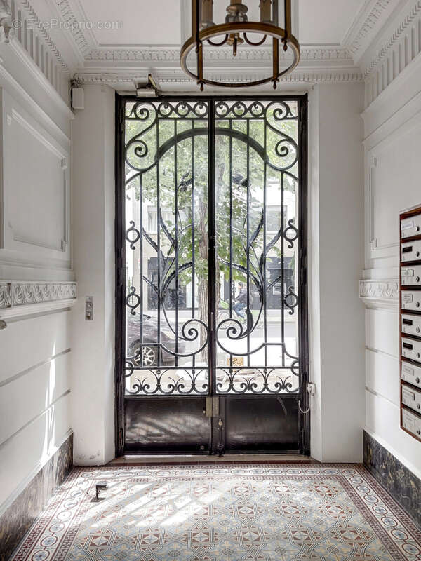 Appartement à PARIS-14E