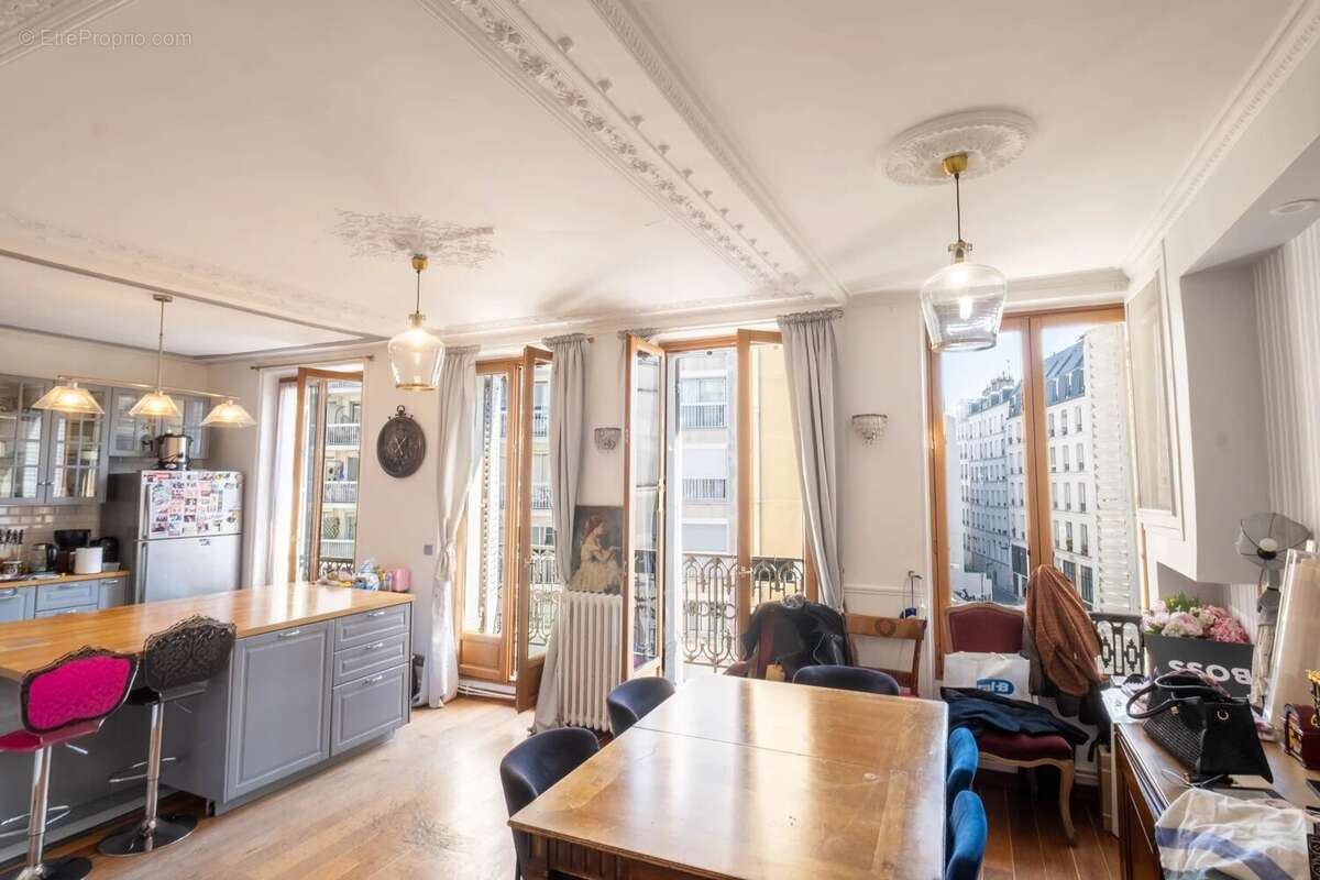 Appartement à PARIS-3E