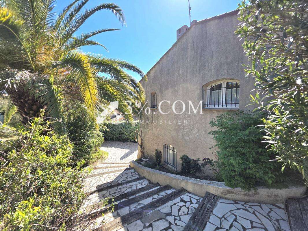 Maison à SAINT-RAPHAEL