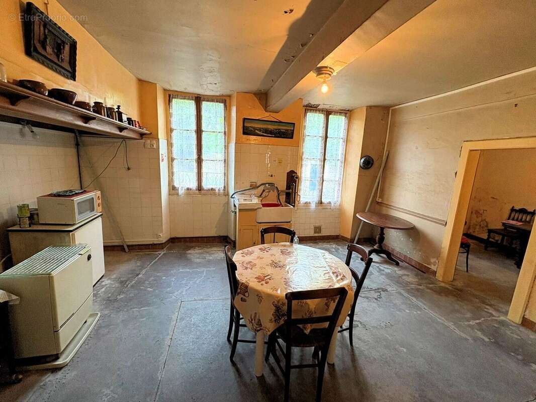 Grande maison de caractère/immeuble de rapport comprenant 7 chambres - photo 3