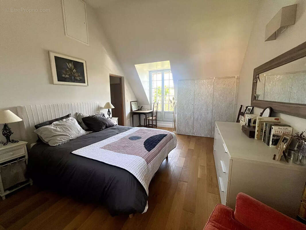 Maison à HOUDAN