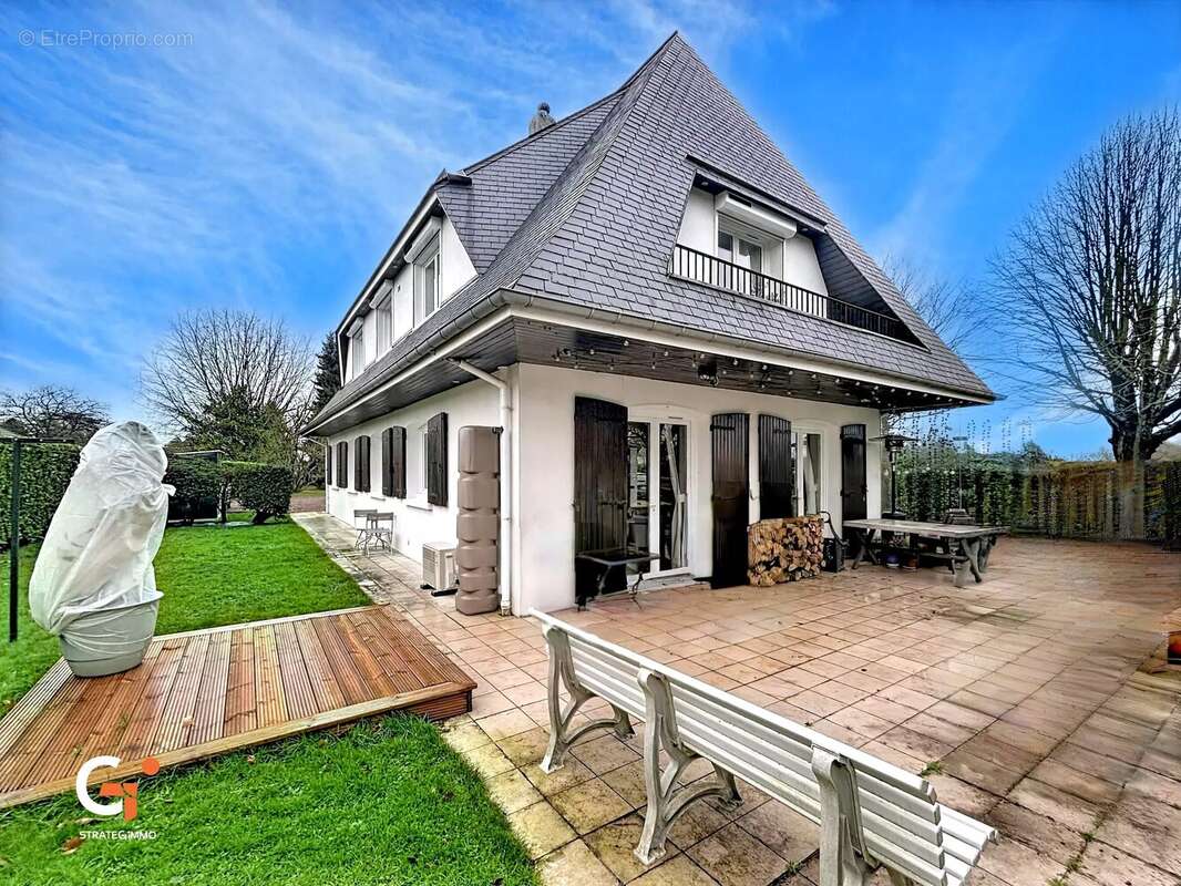 Maison à SAINT-PIERRE-DES-FLEURS