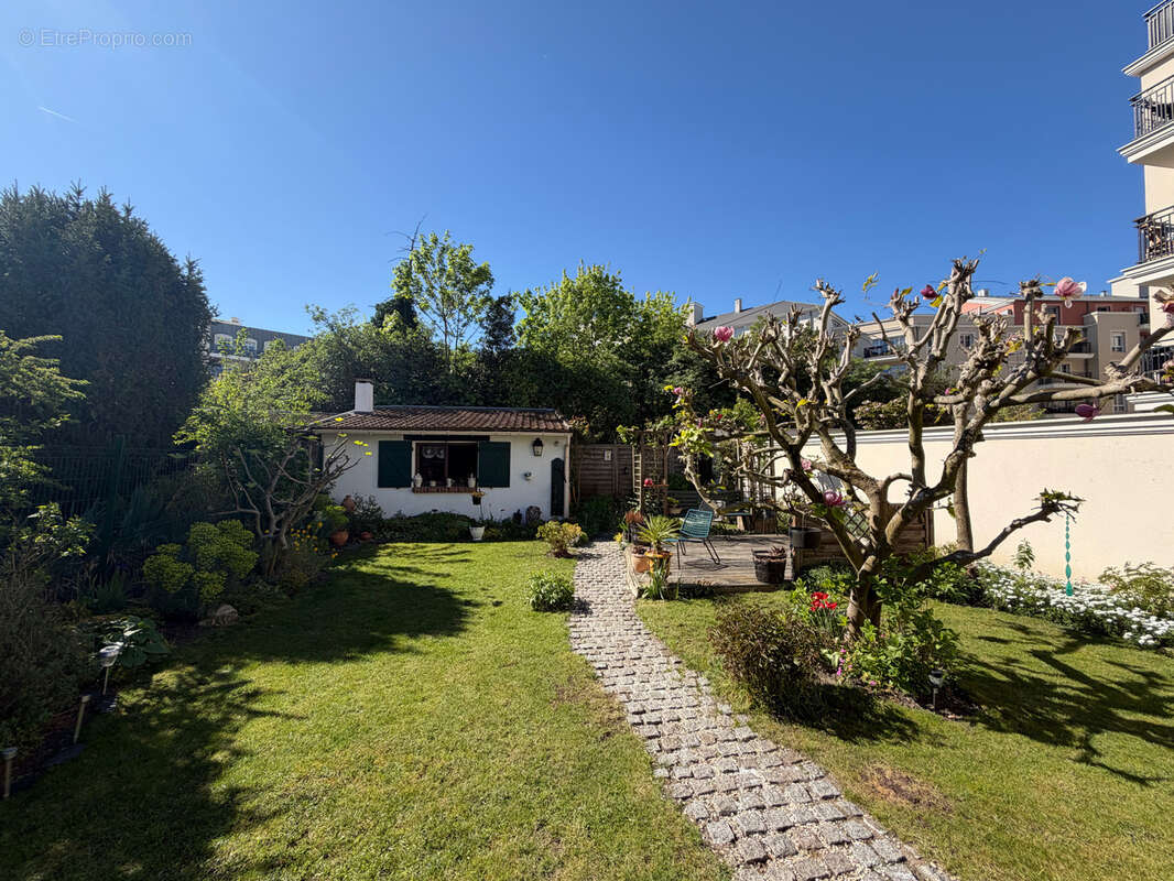 Maison à LE BLANC-MESNIL