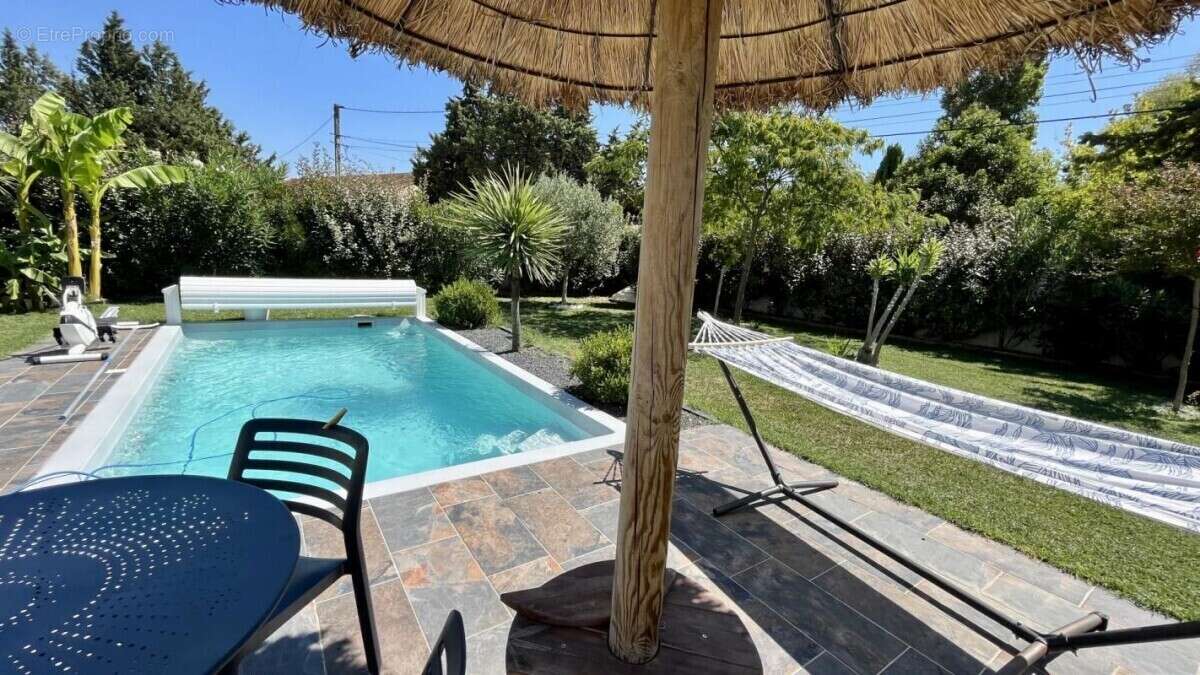 Maison à PERNES-LES-FONTAINES