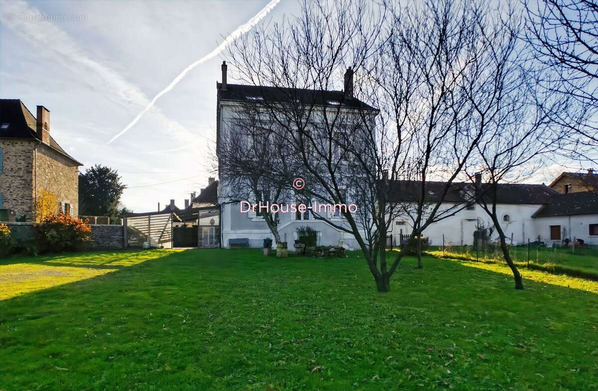 Appartement à JUMILHAC-LE-GRAND