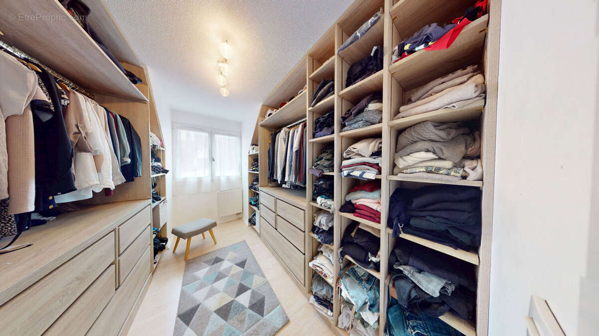 Appartement à EMERAINVILLE