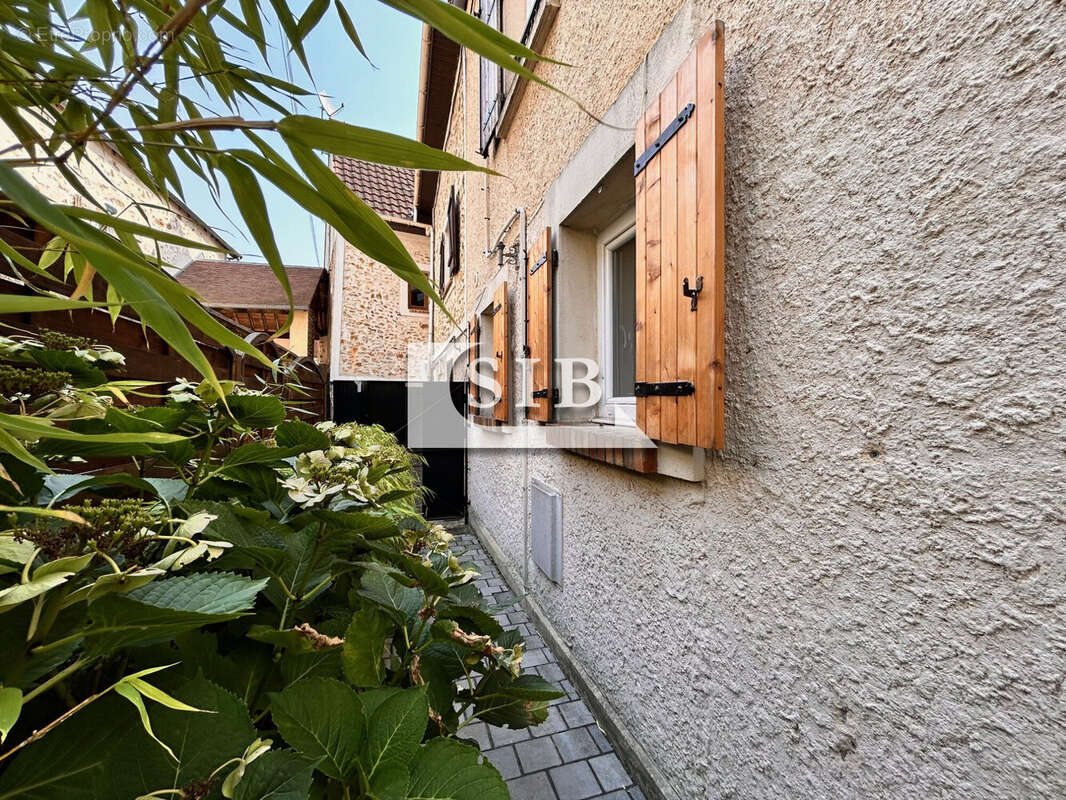 Maison à LA VILLE-DU-BOIS