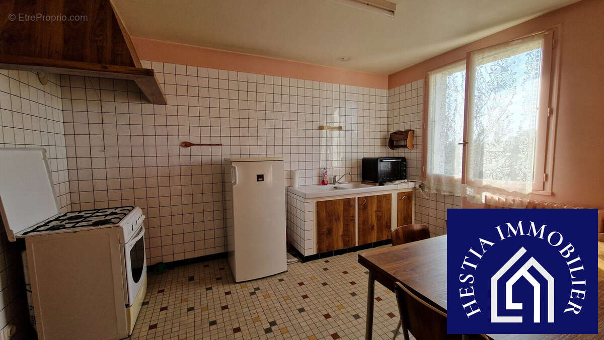 Maison à MOUTIERS-SAINT-JEAN