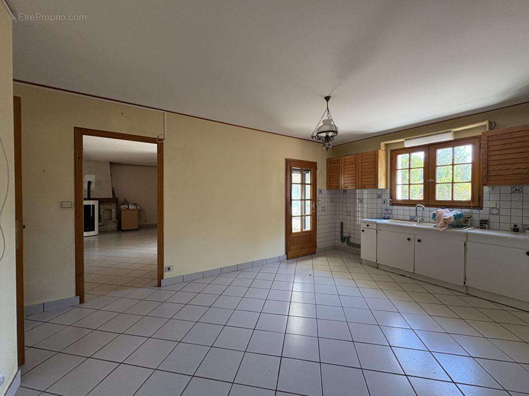 A vendre RIEC SUR BELON (29340) Maison 8 pièces 5 chambres 1 bureau 141 m2 - photo 6
