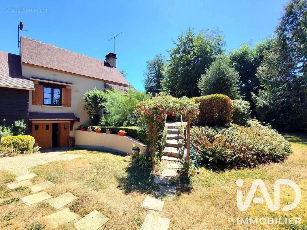 Maison 91 m² à Chateau-Renard  - photo 6