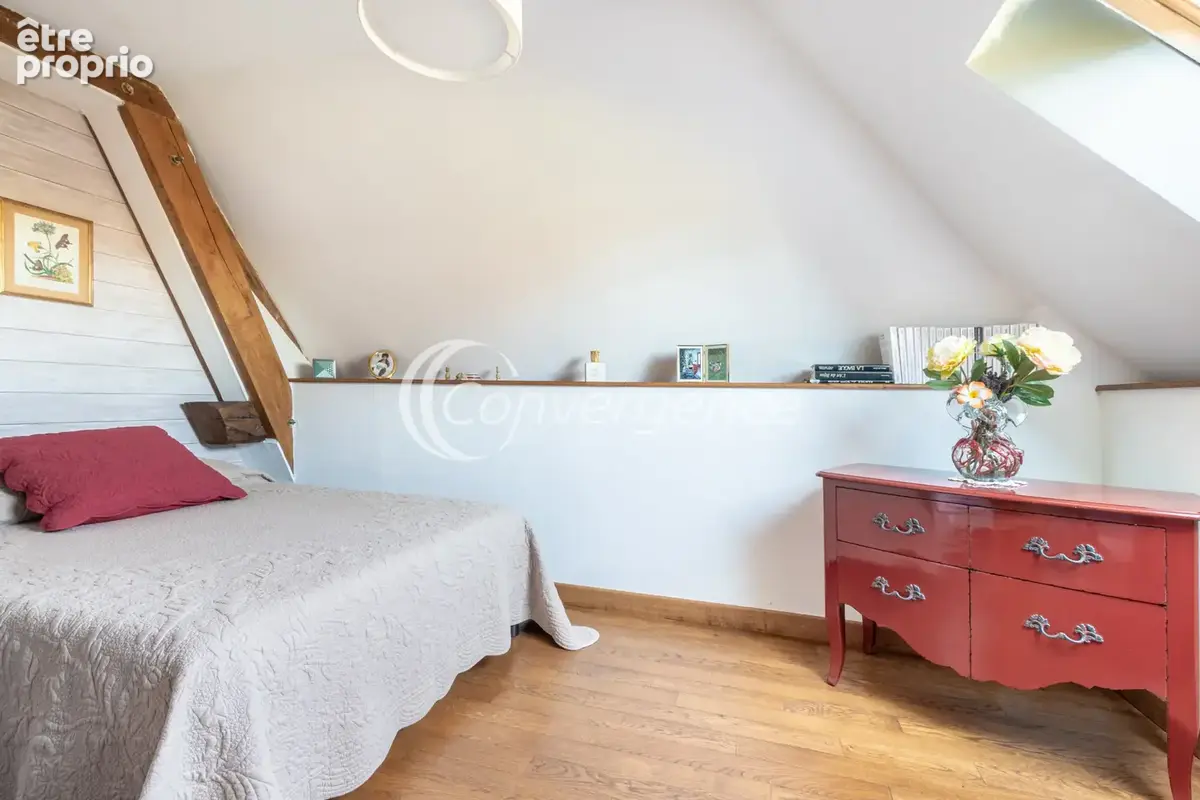 Grange rénovée de 204 m2 et gîte T3 indépendant de 72 m2 - photo 16