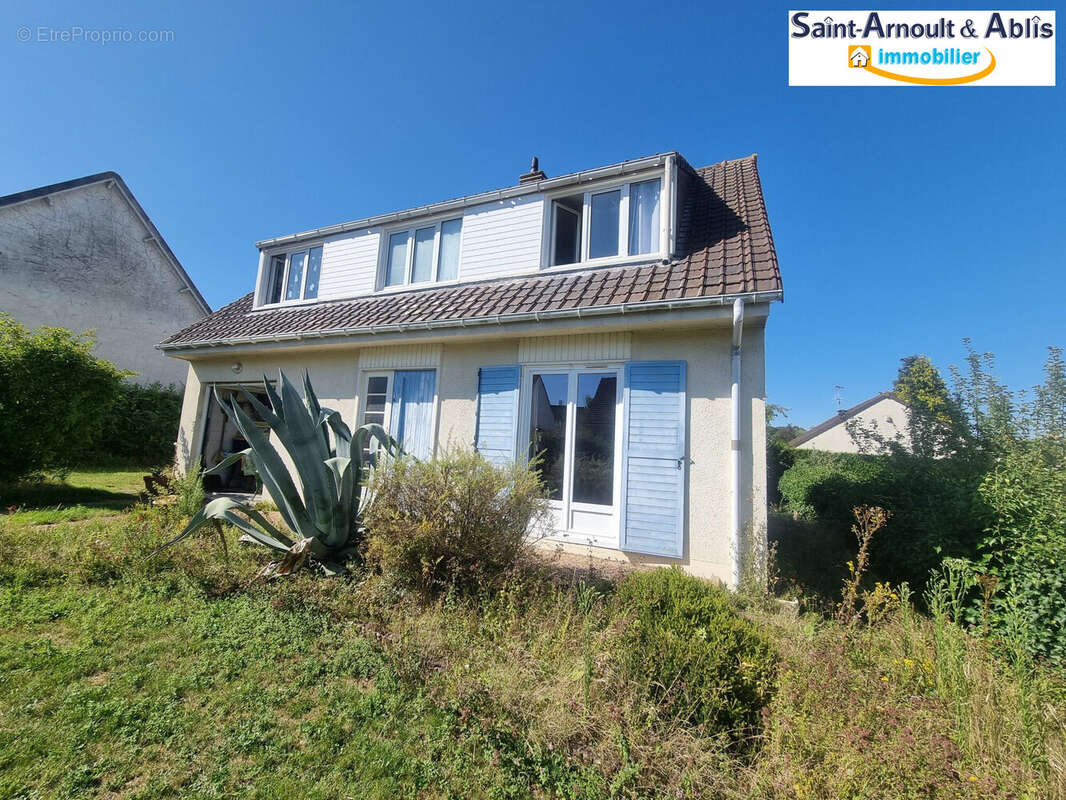 Maison à SAINT-ARNOULT-EN-YVELINES