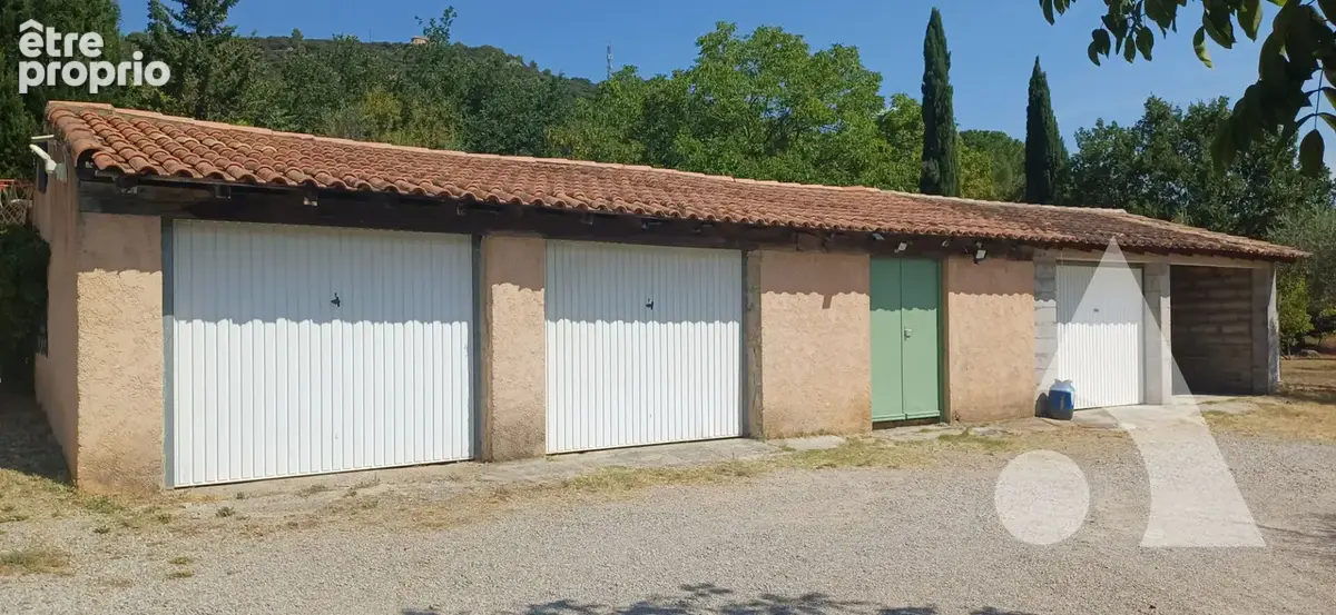 Maison de plain pied , 7 pièces de 156 m²  sur SALERNES avec garages et piscine - photo 7